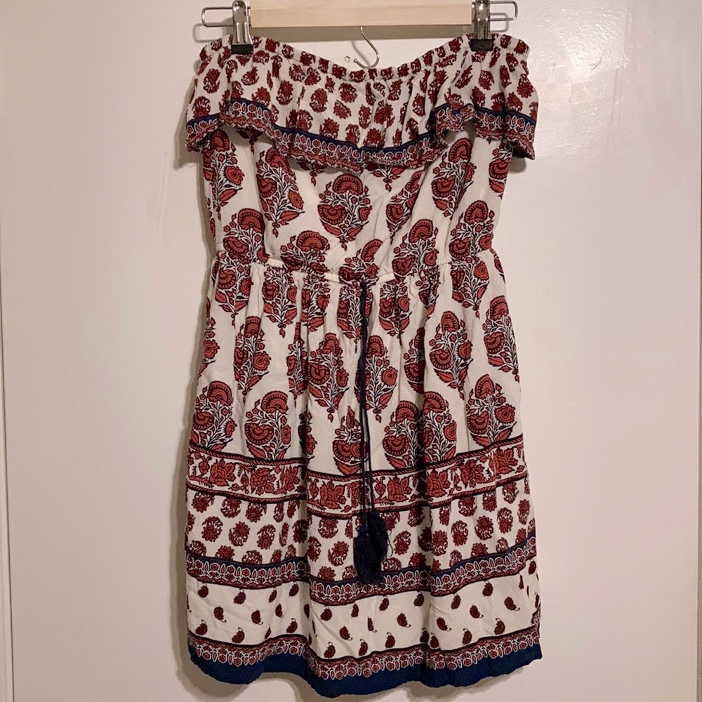 Casual strapless mini dress